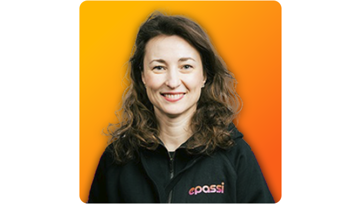 Regina_Hoodie_2026_rounded16-9