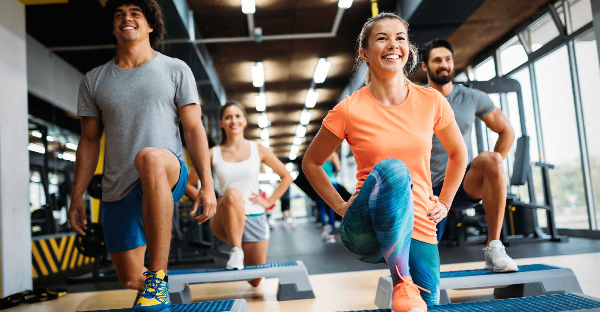 sport-gym-class-workout-women-men-hero-1